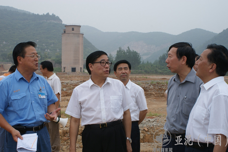 2008年8月，湖北省委常委、統(tǒng)戰(zhàn)部長(zhǎng)蘇曉云視察黃岡亞?wèn)|