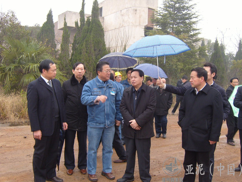 2007年12月，湖北省省委書(shū)記羅清泉視察黃岡亞?wèn)|