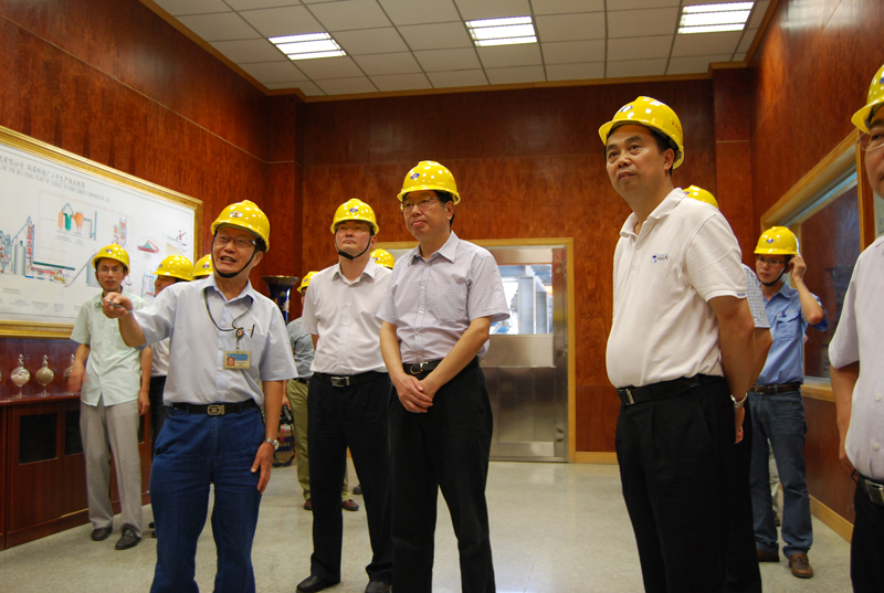 2012年7月24日，新華社江西分社社長(zhǎng)王運(yùn)才參訪(fǎng)江西亞?wèn)|